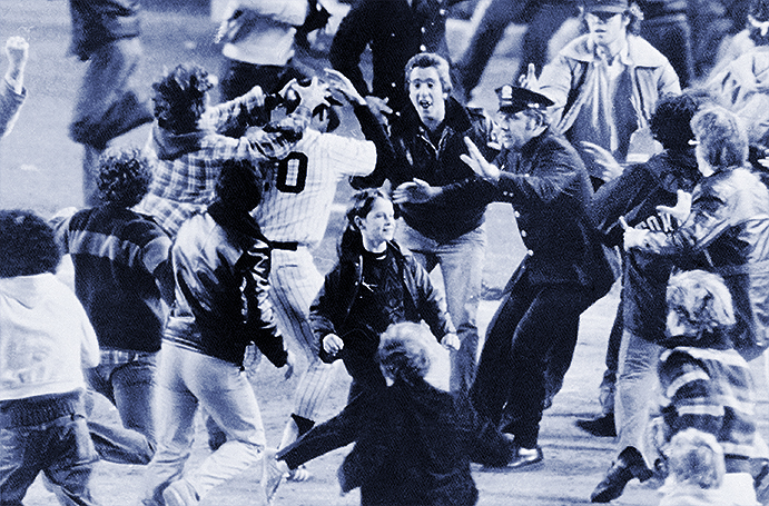 Chris Chambliss fights off fans during pennant-winning home run trot for Yankees