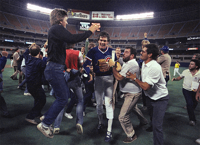 Ryan Sandberg and fans celebrate NL East title